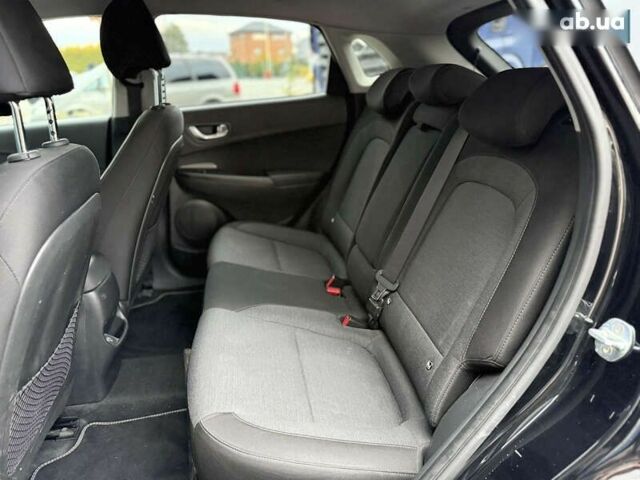 Хендай Kona Electric, объемом двигателя 0 л и пробегом 96 тыс. км за 20300 $, фото 8 на Automoto.ua