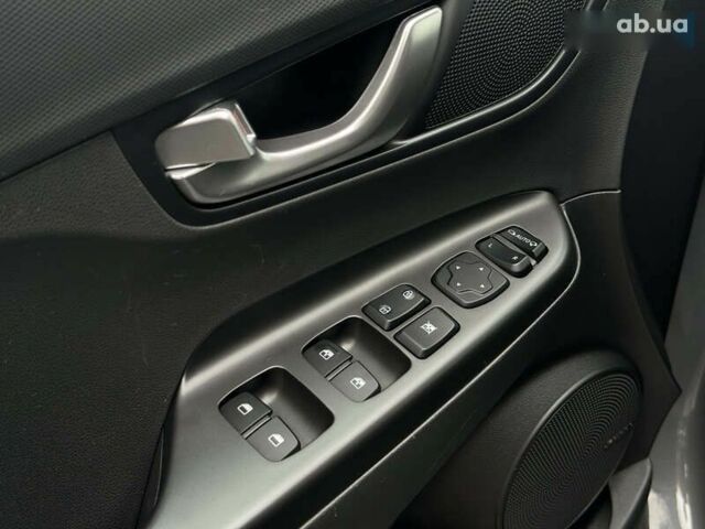 Хендай Kona Electric, объемом двигателя 0 л и пробегом 65 тыс. км за 17999 $, фото 21 на Automoto.ua