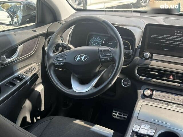 Хендай Kona Electric, объемом двигателя 0 л и пробегом 84 тыс. км за 19450 $, фото 27 на Automoto.ua