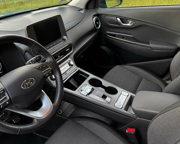 Хендай Kona Electric, объемом двигателя 0 л и пробегом 60 тыс. км за 16500 $, фото 20 на Automoto.ua