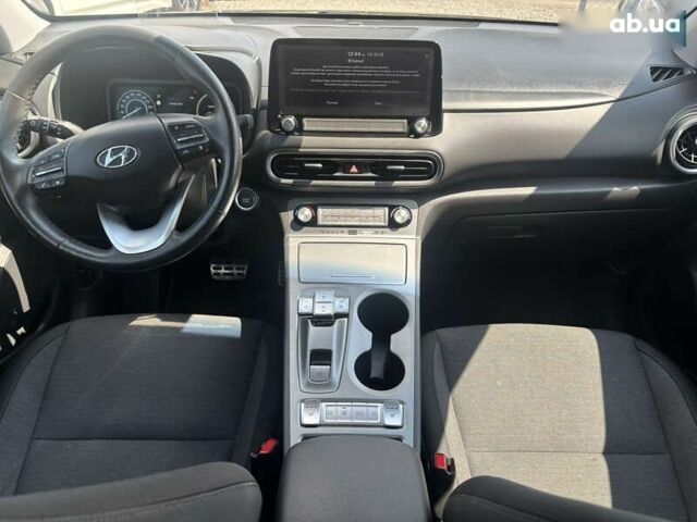 Хендай Kona Electric, объемом двигателя 0 л и пробегом 84 тыс. км за 19450 $, фото 24 на Automoto.ua