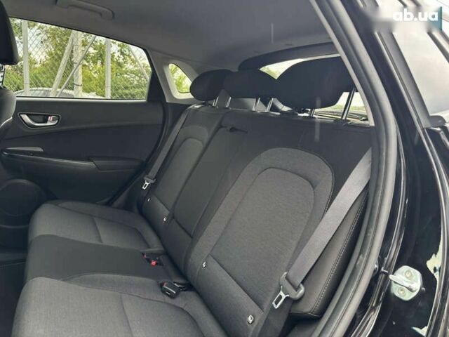 Хендай Kona Electric, объемом двигателя 0 л и пробегом 117 тыс. км за 18200 $, фото 18 на Automoto.ua