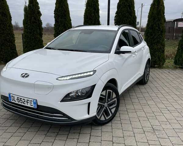 Хендай Kona Electric, объемом двигателя 0 л и пробегом 76 тыс. км за 16900 $, фото 8 на Automoto.ua
