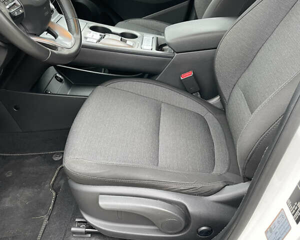 Хендай Kona Electric, объемом двигателя 0 л и пробегом 76 тыс. км за 16900 $, фото 17 на Automoto.ua