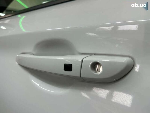 Хендай Kona Electric, объемом двигателя 0 л и пробегом 108 тыс. км за 20900 $, фото 26 на Automoto.ua