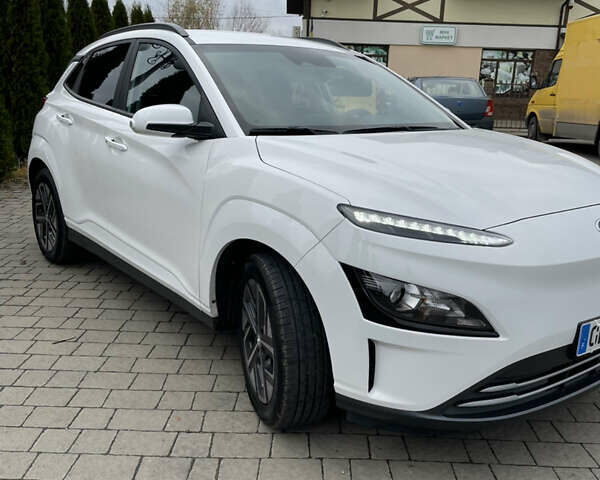 Хендай Kona Electric, объемом двигателя 0 л и пробегом 76 тыс. км за 16900 $, фото 2 на Automoto.ua