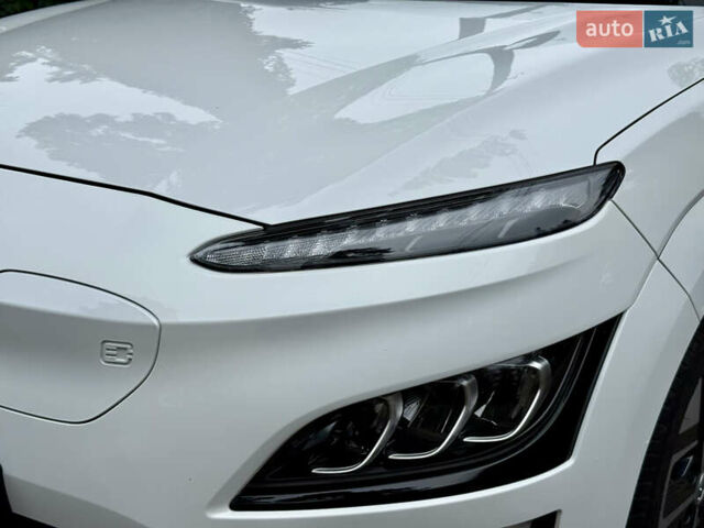 Хендай Kona Electric, объемом двигателя 0 л и пробегом 24 тыс. км за 19800 $, фото 4 на Automoto.ua