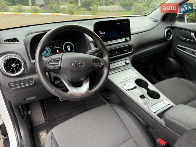 Хендай Kona Electric, объемом двигателя 0 л и пробегом 24 тыс. км за 19800 $, фото 49 на Automoto.ua