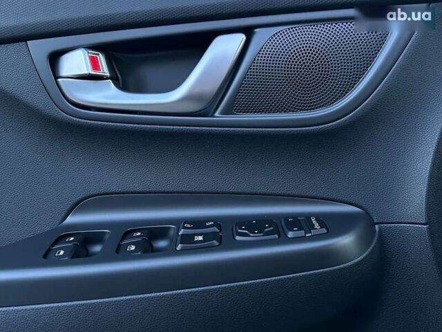 Хендай Kona Electric, объемом двигателя 0 л и пробегом 86 тыс. км за 21500 $, фото 5 на Automoto.ua