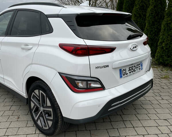 Хендай Kona Electric, объемом двигателя 0 л и пробегом 76 тыс. км за 16900 $, фото 4 на Automoto.ua