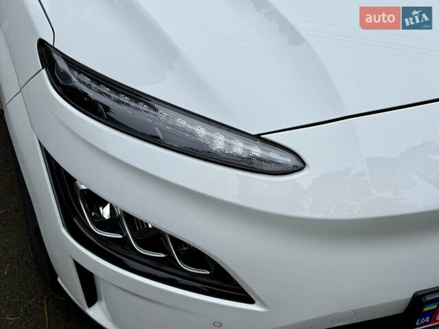 Хендай Kona Electric, объемом двигателя 0 л и пробегом 24 тыс. км за 19800 $, фото 20 на Automoto.ua