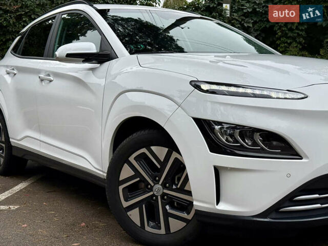 Хендай Kona Electric, объемом двигателя 0 л и пробегом 24 тыс. км за 19800 $, фото 11 на Automoto.ua