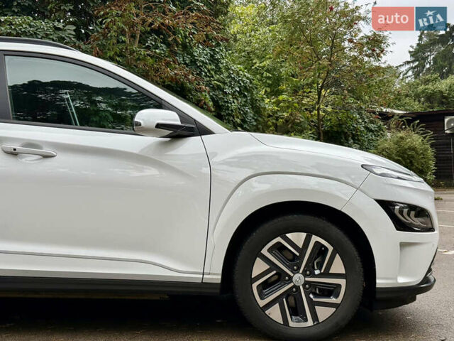 Хендай Kona Electric, объемом двигателя 0 л и пробегом 24 тыс. км за 19800 $, фото 17 на Automoto.ua