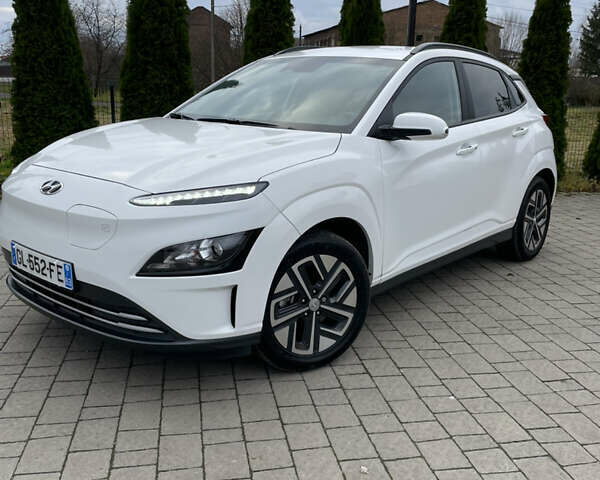 Хендай Kona Electric, объемом двигателя 0 л и пробегом 76 тыс. км за 16900 $, фото 1 на Automoto.ua