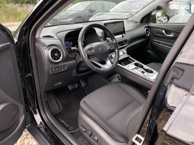 Хендай Kona Electric, объемом двигателя 0 л и пробегом 78 тыс. км за 20700 $, фото 4 на Automoto.ua