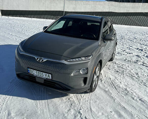 Серый Хендай Kona Electric, объемом двигателя 0 л и пробегом 116 тыс. км за 27000 $, фото 3 на Automoto.ua