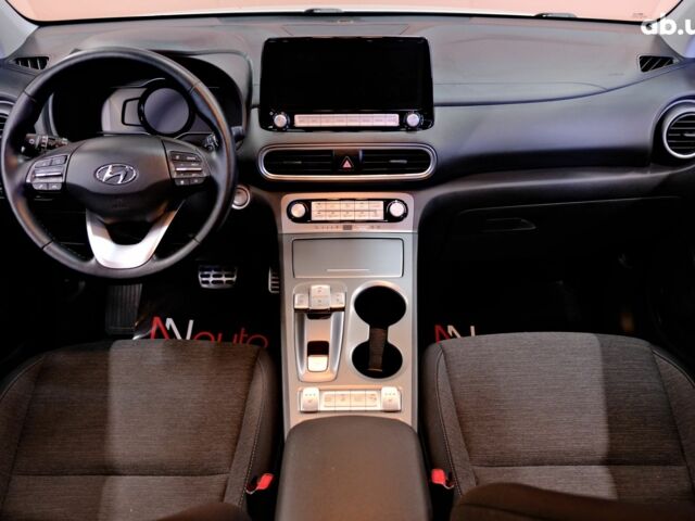 Серый Хендай Kona Electric, объемом двигателя 0 л и пробегом 88 тыс. км за 20300 $, фото 6 на Automoto.ua