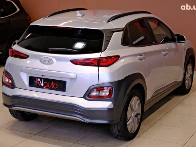 Серый Хендай Kona Electric, объемом двигателя 0 л и пробегом 88 тыс. км за 20300 $, фото 4 на Automoto.ua