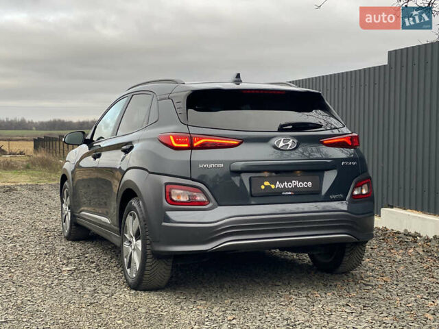 Серый Хендай Kona Electric, объемом двигателя 0 л и пробегом 89 тыс. км за 16900 $, фото 82 на Automoto.ua