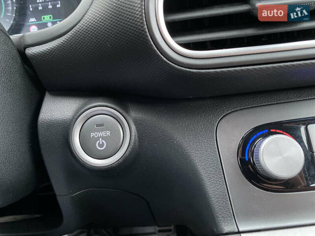 Серый Хендай Kona Electric, объемом двигателя 0 л и пробегом 89 тыс. км за 16900 $, фото 67 на Automoto.ua