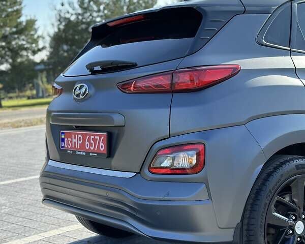 Сірий Хендай Kona Electric, об'ємом двигуна 0 л та пробігом 207 тис. км за 16800 $, фото 4 на Automoto.ua