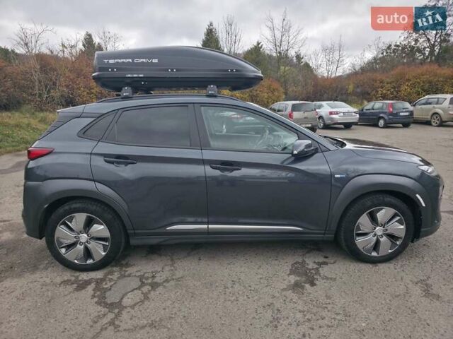 Серый Хендай Kona Electric, объемом двигателя 0 л и пробегом 89 тыс. км за 19500 $, фото 4 на Automoto.ua