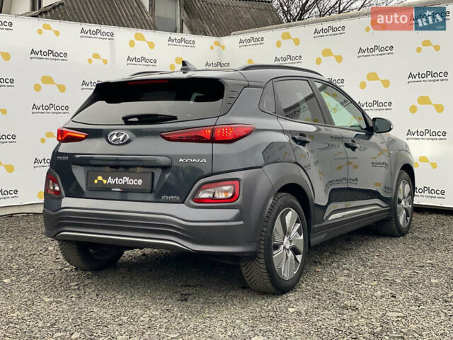 Серый Хендай Kona Electric, объемом двигателя 0 л и пробегом 89 тыс. км за 16900 $, фото 102 на Automoto.ua