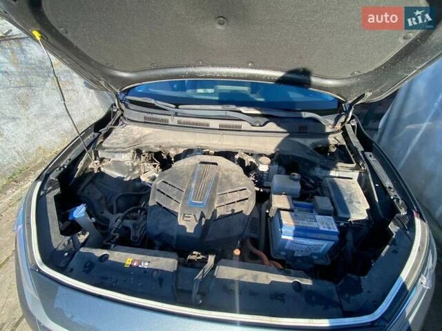 Сірий Хендай Kona Electric, об'ємом двигуна 0 л та пробігом 115 тис. км за 16600 $, фото 24 на Automoto.ua
