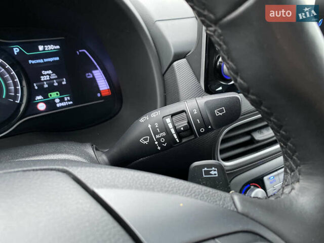 Серый Хендай Kona Electric, объемом двигателя 0 л и пробегом 89 тыс. км за 16900 $, фото 62 на Automoto.ua