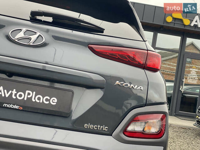 Серый Хендай Kona Electric, объемом двигателя 0 л и пробегом 89 тыс. км за 16900 $, фото 25 на Automoto.ua