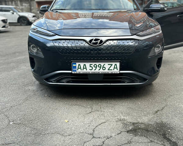Сірий Хендай Kona Electric, об'ємом двигуна 0 л та пробігом 118 тис. км за 19200 $, фото 2 на Automoto.ua