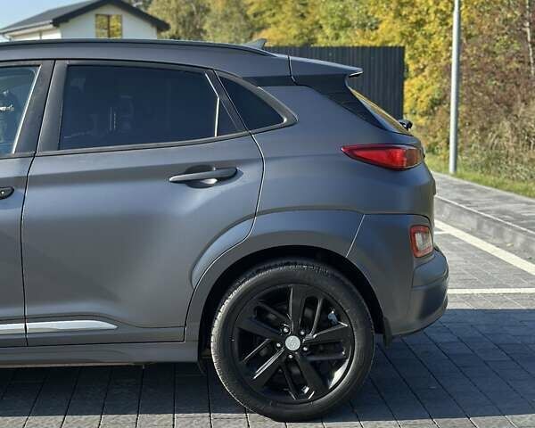 Сірий Хендай Kona Electric, об'ємом двигуна 0 л та пробігом 207 тис. км за 16800 $, фото 8 на Automoto.ua