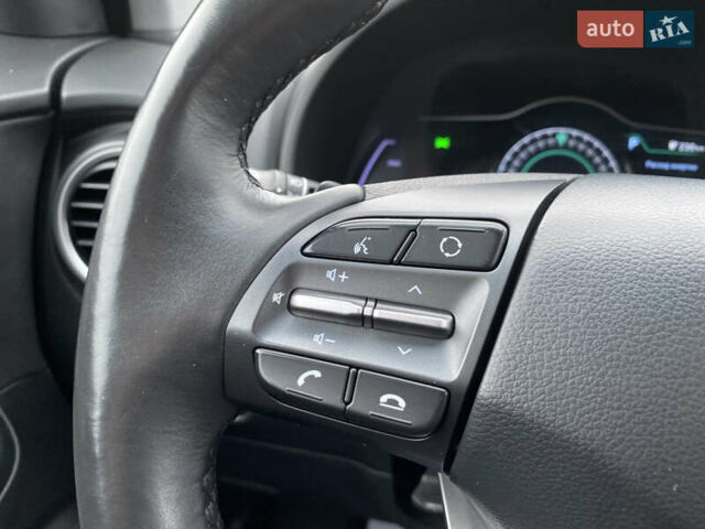 Серый Хендай Kona Electric, объемом двигателя 0 л и пробегом 89 тыс. км за 16900 $, фото 63 на Automoto.ua