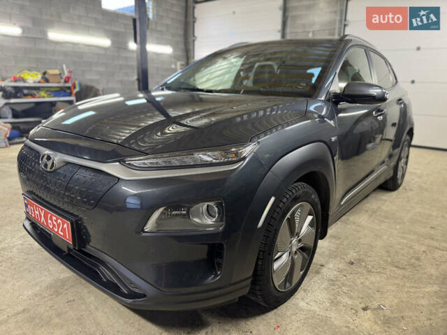 Серый Хендай Kona Electric, объемом двигателя 0 л и пробегом 137 тыс. км за 16700 $, фото 1 на Automoto.ua