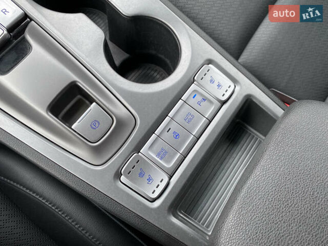 Серый Хендай Kona Electric, объемом двигателя 0 л и пробегом 89 тыс. км за 16900 $, фото 64 на Automoto.ua