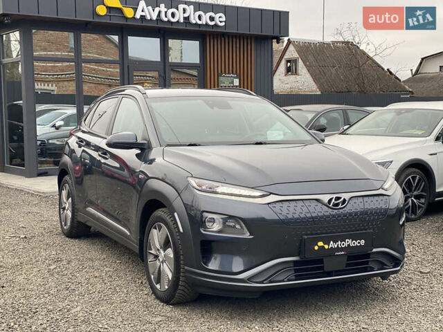 Серый Хендай Kona Electric, объемом двигателя 0 л и пробегом 89 тыс. км за 16900 $, фото 2 на Automoto.ua