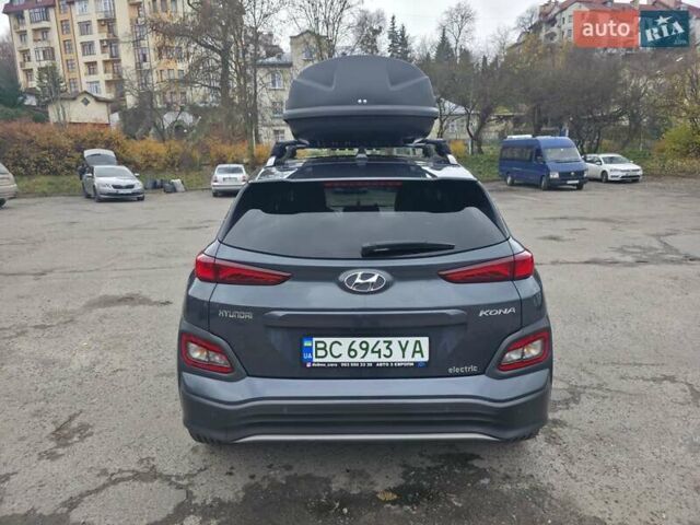 Серый Хендай Kona Electric, объемом двигателя 0 л и пробегом 89 тыс. км за 19500 $, фото 2 на Automoto.ua