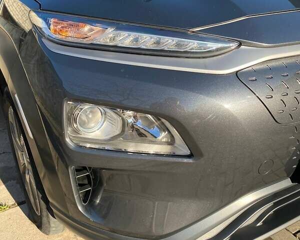 Сірий Хендай Kona Electric, об'ємом двигуна 0 л та пробігом 115 тис. км за 16600 $, фото 9 на Automoto.ua
