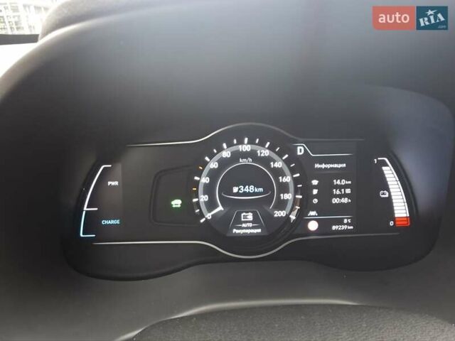 Серый Хендай Kona Electric, объемом двигателя 0 л и пробегом 89 тыс. км за 19500 $, фото 16 на Automoto.ua