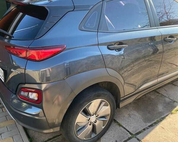 Сірий Хендай Kona Electric, об'ємом двигуна 0 л та пробігом 115 тис. км за 16600 $, фото 14 на Automoto.ua