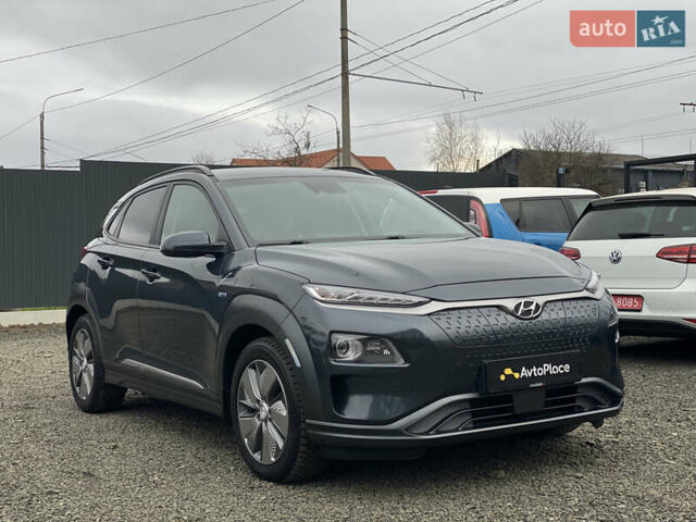 Серый Хендай Kona Electric, объемом двигателя 0 л и пробегом 89 тыс. км за 16900 $, фото 37 на Automoto.ua