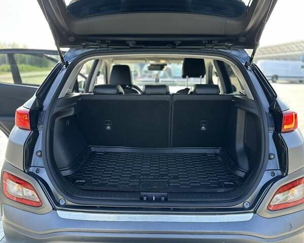 Сірий Хендай Kona Electric, об'ємом двигуна 0 л та пробігом 207 тис. км за 16800 $, фото 7 на Automoto.ua