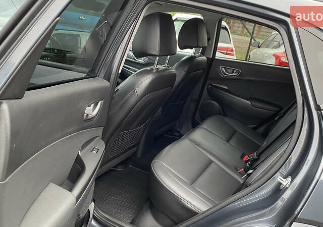 Серый Хендай Kona Electric, объемом двигателя 0 л и пробегом 89 тыс. км за 16900 $, фото 73 на Automoto.ua