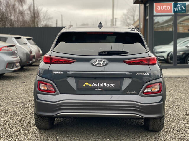 Серый Хендай Kona Electric, объемом двигателя 0 л и пробегом 89 тыс. км за 16900 $, фото 28 на Automoto.ua