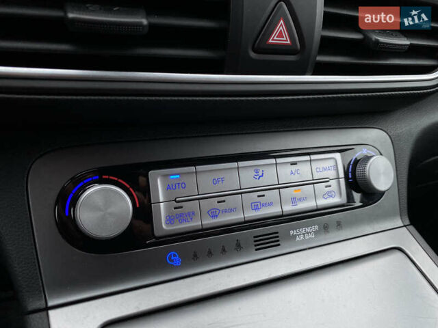 Серый Хендай Kona Electric, объемом двигателя 0 л и пробегом 89 тыс. км за 16900 $, фото 66 на Automoto.ua