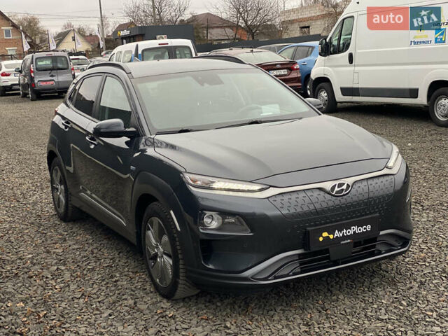 Серый Хендай Kona Electric, объемом двигателя 0 л и пробегом 89 тыс. км за 16900 $, фото 91 на Automoto.ua