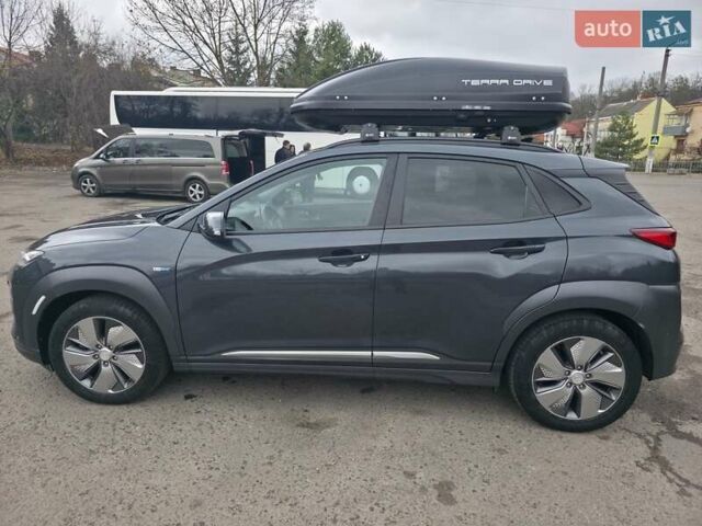 Серый Хендай Kona Electric, объемом двигателя 0 л и пробегом 89 тыс. км за 19500 $, фото 7 на Automoto.ua