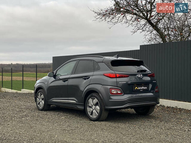 Серый Хендай Kona Electric, объемом двигателя 0 л и пробегом 89 тыс. км за 16900 $, фото 80 на Automoto.ua