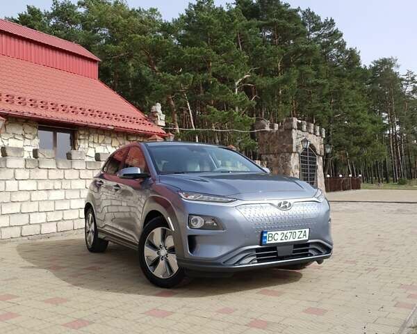 Сірий Хендай Kona Electric, об'ємом двигуна 0 л та пробігом 68 тис. км за 18400 $, фото 12 на Automoto.ua