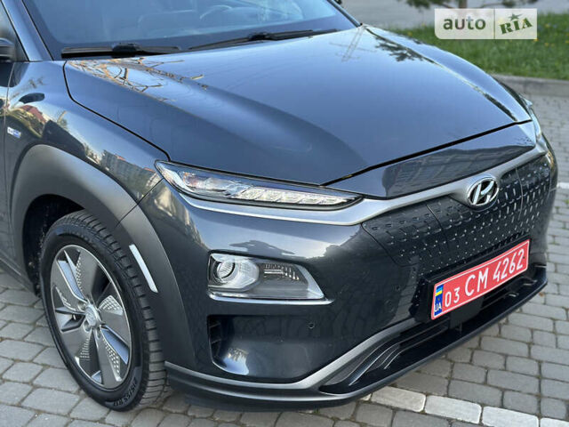 Серый Хендай Kona Electric, объемом двигателя 0 л и пробегом 106 тыс. км за 18400 $, фото 58 на Automoto.ua